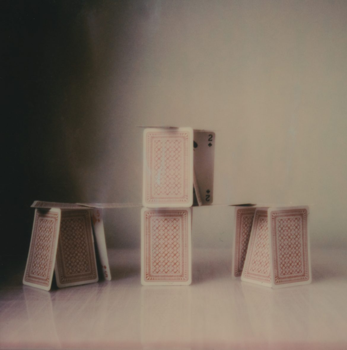 Château de cartes, polaroid, 2019